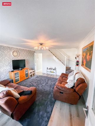 15, Waun Erw., Caerphilly photo 2