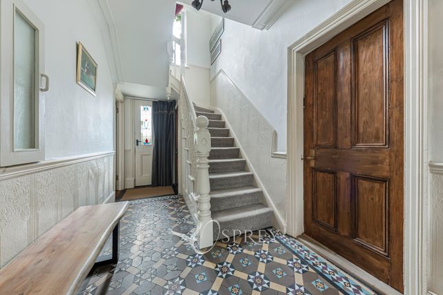 Lambourne House, 28, Glapthorn Road, Oundle photo 2