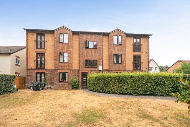 1-bed flat on 6, Gander Drive, Basingstoke, £145,000