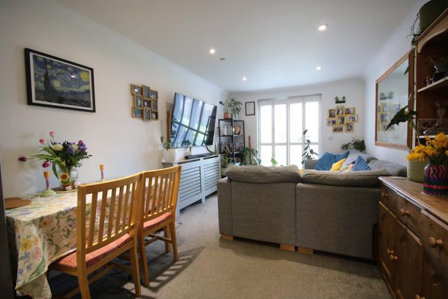 4, Ashmead Close, Ashford photo 3