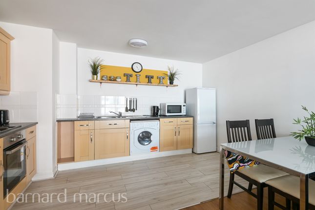 Flat 31, Hudson House, Station Approach, Epsom photo 2