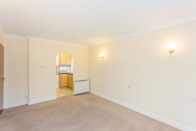 10, Priory Court, Raikes Parade, Blackpool photo 4