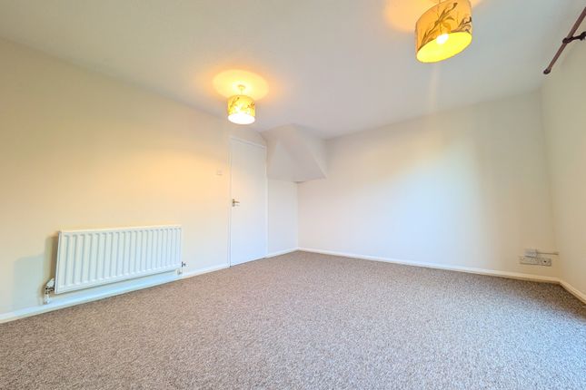 Torville Crescent, Kettering photo 3