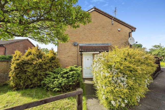 Detached house for sale in Gainsborough Drive, Houghton Regis, Dunstable, Bedfordshire