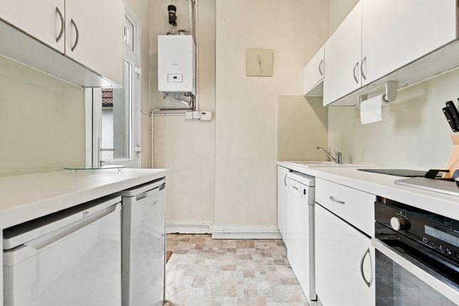 Flat Flat 4, 54, Crowstone Avenue, Westcliff-on-Sea photo 4