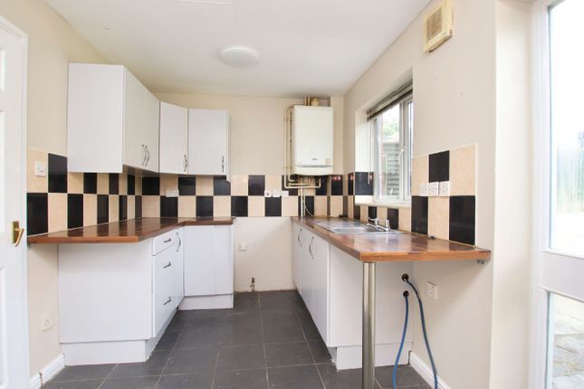 6, Larch Drive, Llantrisant photo 3