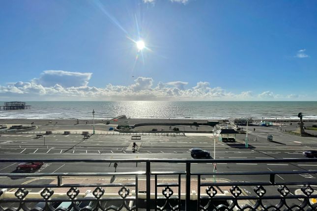 Flat to rent in Berkeley Court, Kings Road, Brighton