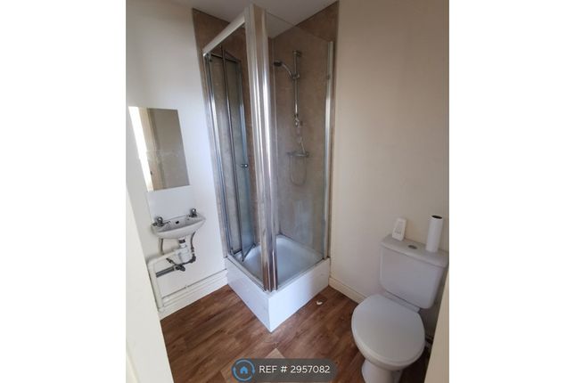 Flat, High Street, Bentley, Doncaster photo 3