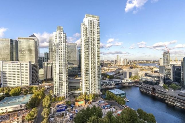 Flat to rent in Millharbour, South Quay, London