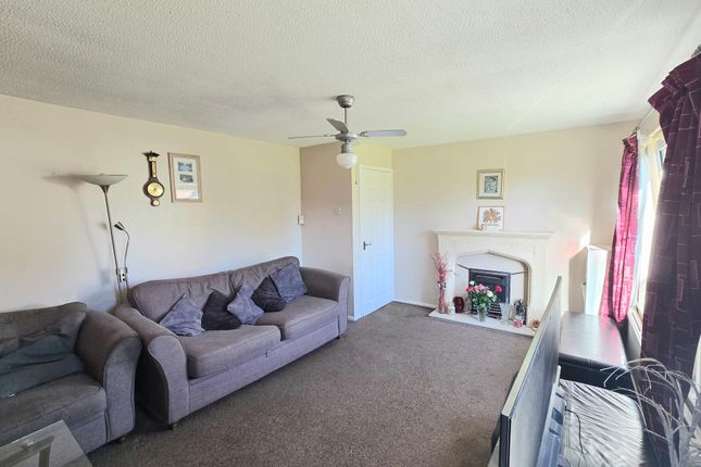 96 Maes Talcen, Bridgend photo 2