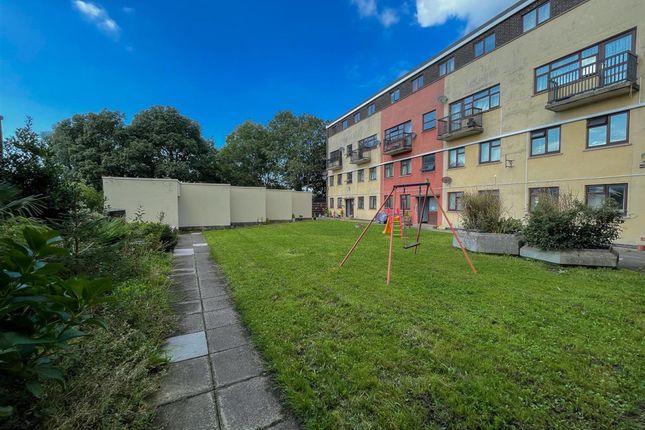 59 College Court, Haverfordwest photo 3