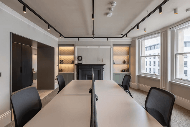 Office to let in St James's Street, London