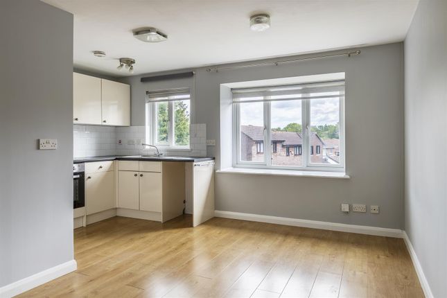 130, Hazebrouck Road, Faversham photo 3
