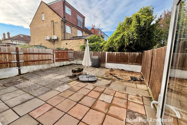 Northfield Avenue, Ealing photo 2