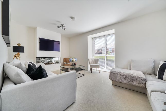 20, Butland Way, Bedford photo 2