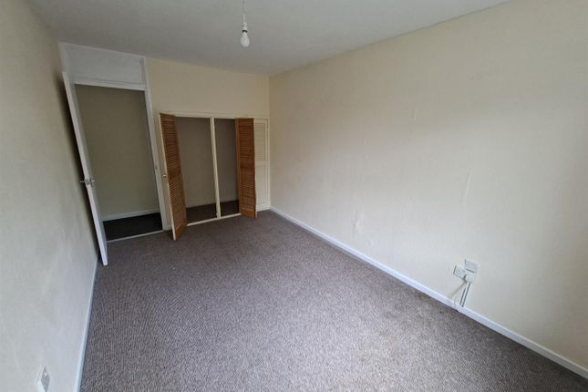21, Benland, Peterborough photo 5