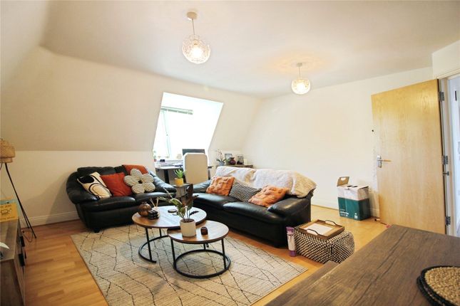 Flat 5,, The Willows, Earley photo 3