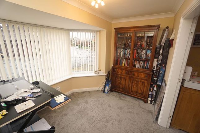 Detached house to rent in Avonhead Close, Horwich, Bolton