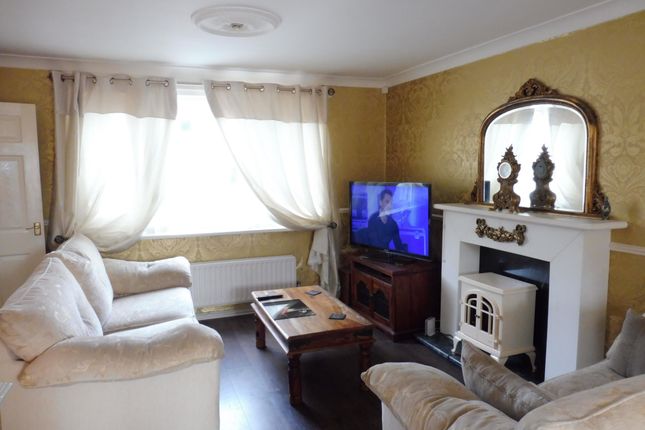 31, Hollingthorpe Avenue, WAKEFIELD photo 4
