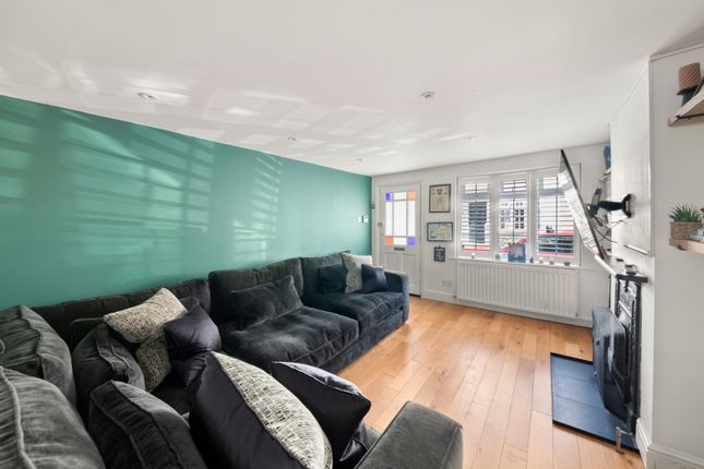 10, St Andrews Road, London photo 3