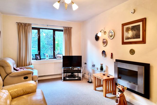 3 Craig Y Felin Bailey Street, Bargoed photo 2