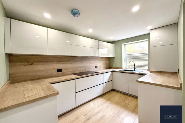 102 Wern Street, Tonypandy photo 4