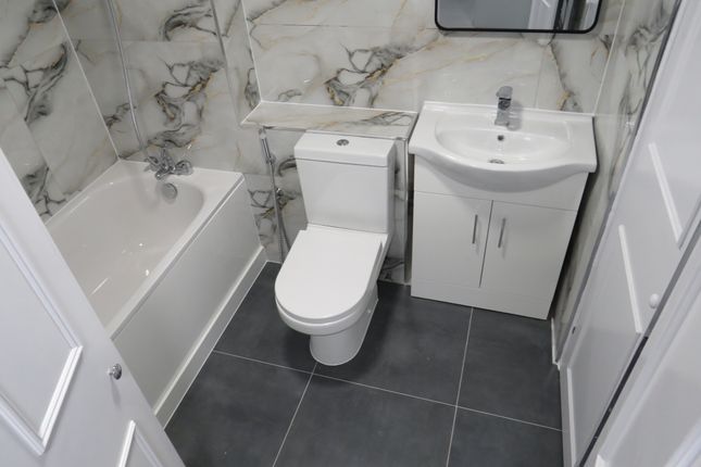 Harris Close, Hounslow photo 5
