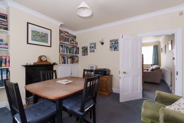 50, High Street, Iver photo 2