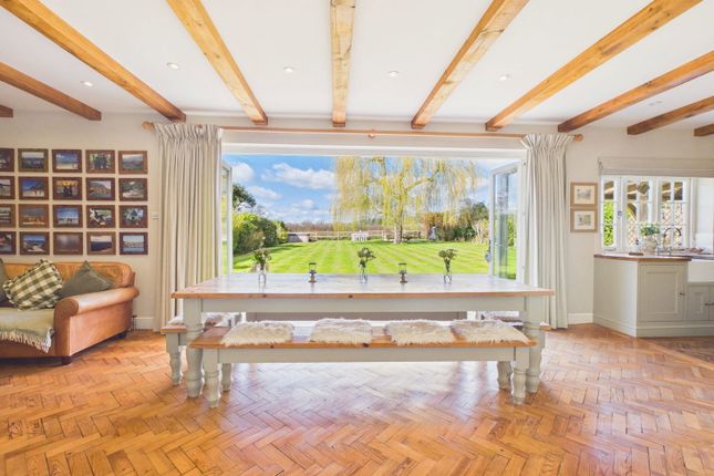 Denne View, Kerves Lane, Horsham photo 3