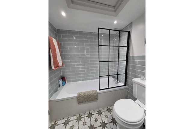 Flat for sale in Tierney Road, Streatham Hill