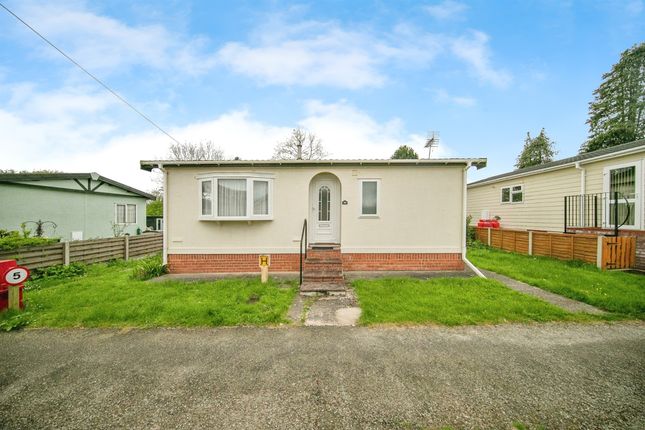 Mobile/park home for sale in Bourne Park Residential Park, Ipswich