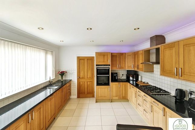 103, Corton Road, Lowestoft photo 4