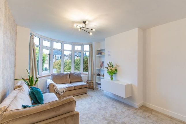 32 Carr Manor Drive, Leeds photo 2