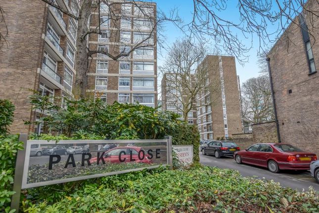 Flat to rent in Park Close, Ilchester Place, Kensington