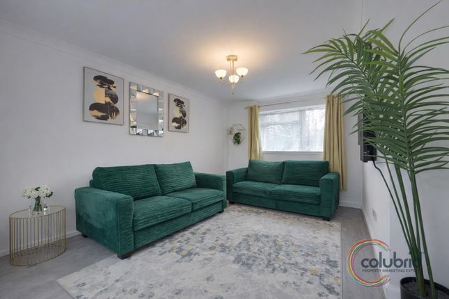 29, Feering Drive, Basildon photo 2