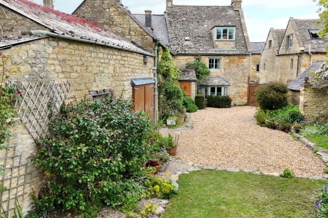5-bed house on Horse Inn House, Moreton-in-marsh, £750,000