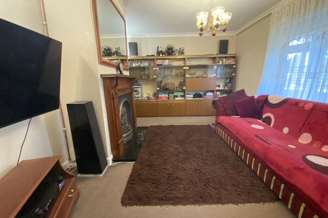 51, Wood Lane, Dagenham photo 4