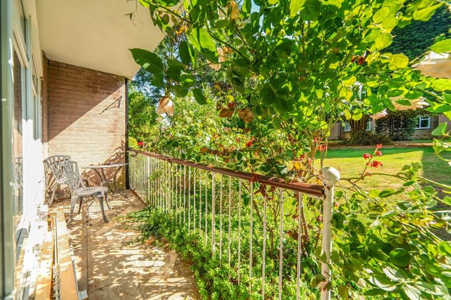 9, Hewett Close, Stanmore photo 4
