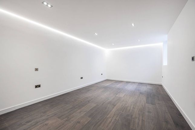 Flat to rent in The Ridgeway, Temple Fortune, London