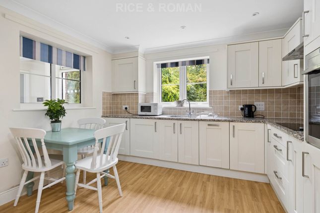 12 Cedar Lodge, Rise Road, Ascot photo 4