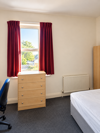 Room 6, 12 Heathcote Street, Hull photo 2