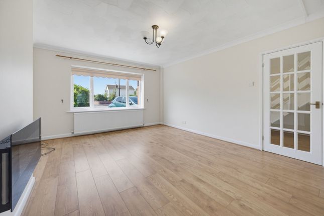 11, Millands Close, Swansea photo 3