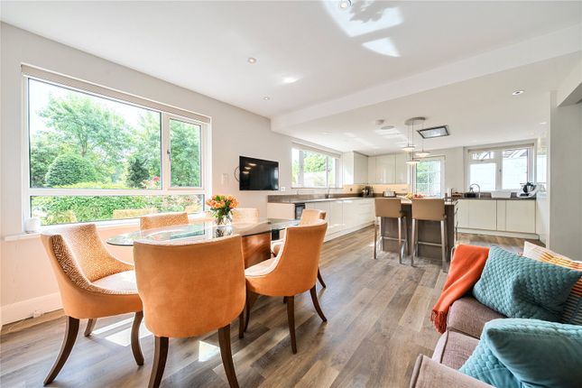 210, Upper Chobham Road, Surrey photo 3