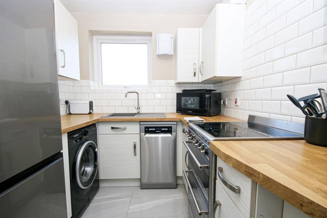43, Latimer Road, Norwich photo 3