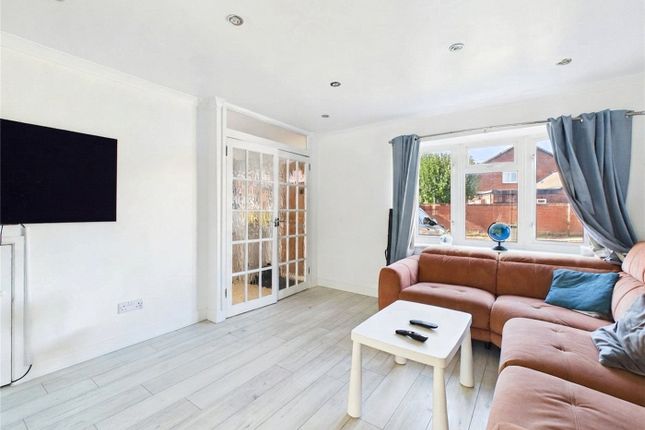 14, Easington Drive, Reading photo 4