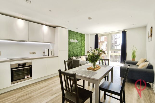 Flat 1, 440, North Woolwich Road, London photo 3