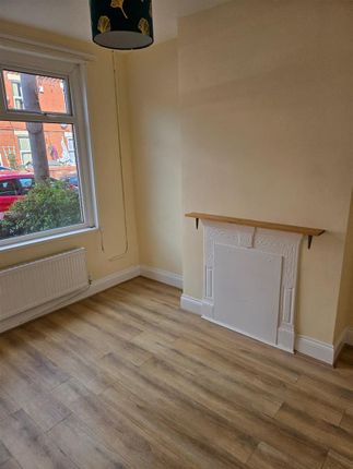 4, Edward Street, Wrexham photo 2