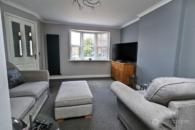 14 Epsom Close, Bedworth, Warwickshire photo 4