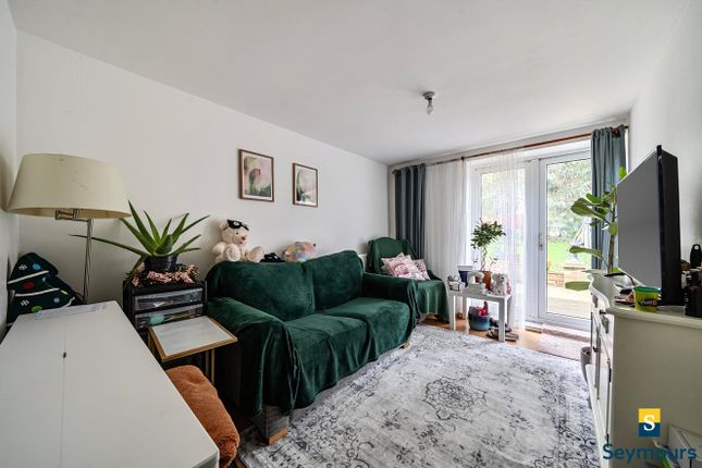 182, Cabell Road, Surrey photo 2