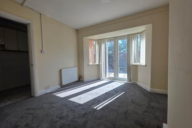61, Walsall photo 2